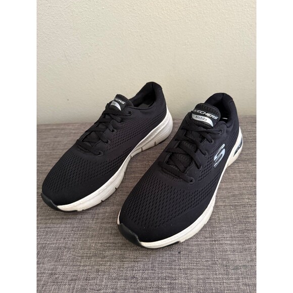 Skechers Shoes - Women’s Skechers Arch Fit Black/White Running Shoes Size 7